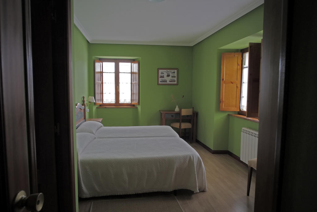 La Rectoral De San Juan Guest House El Franco Rom bilde